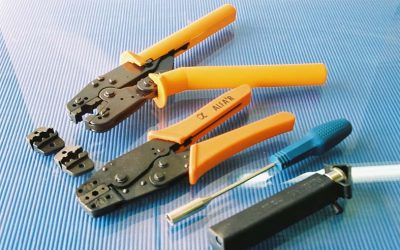 Herramientas de conexionado pelado, crimpado y montaje